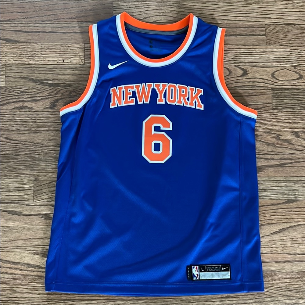 NBA Nike Authentics Boys Size Large Knicks #6 Porzingis Jersey
